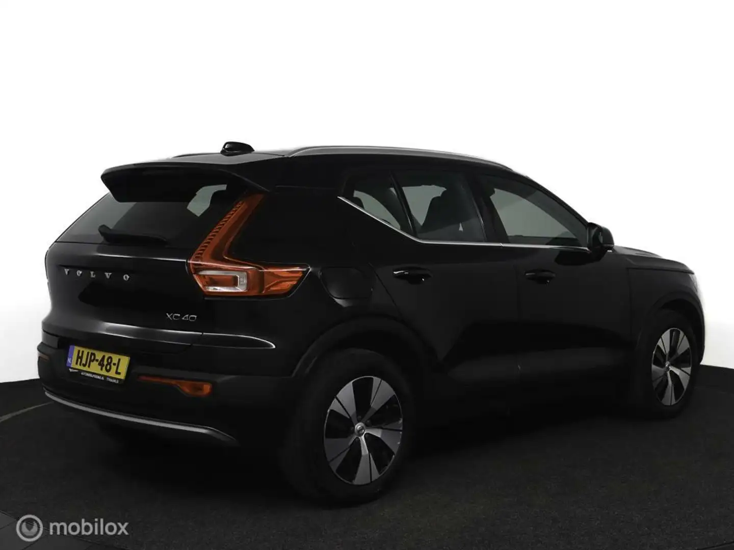Volvo XC40 1.5 T4 Recharge Inscription Expression Zwart - 2
