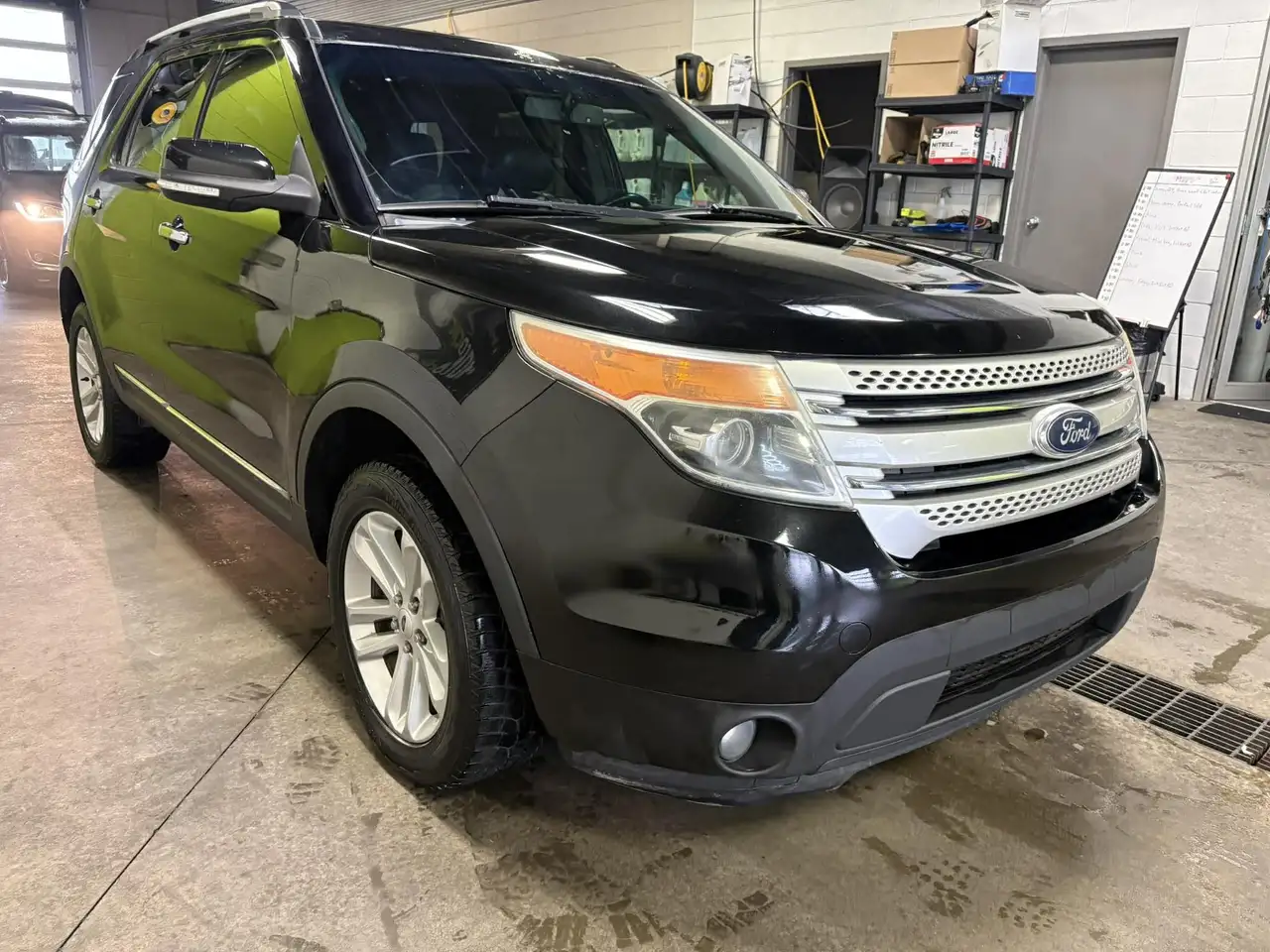 Ford Explorer снимка Ford Explorer