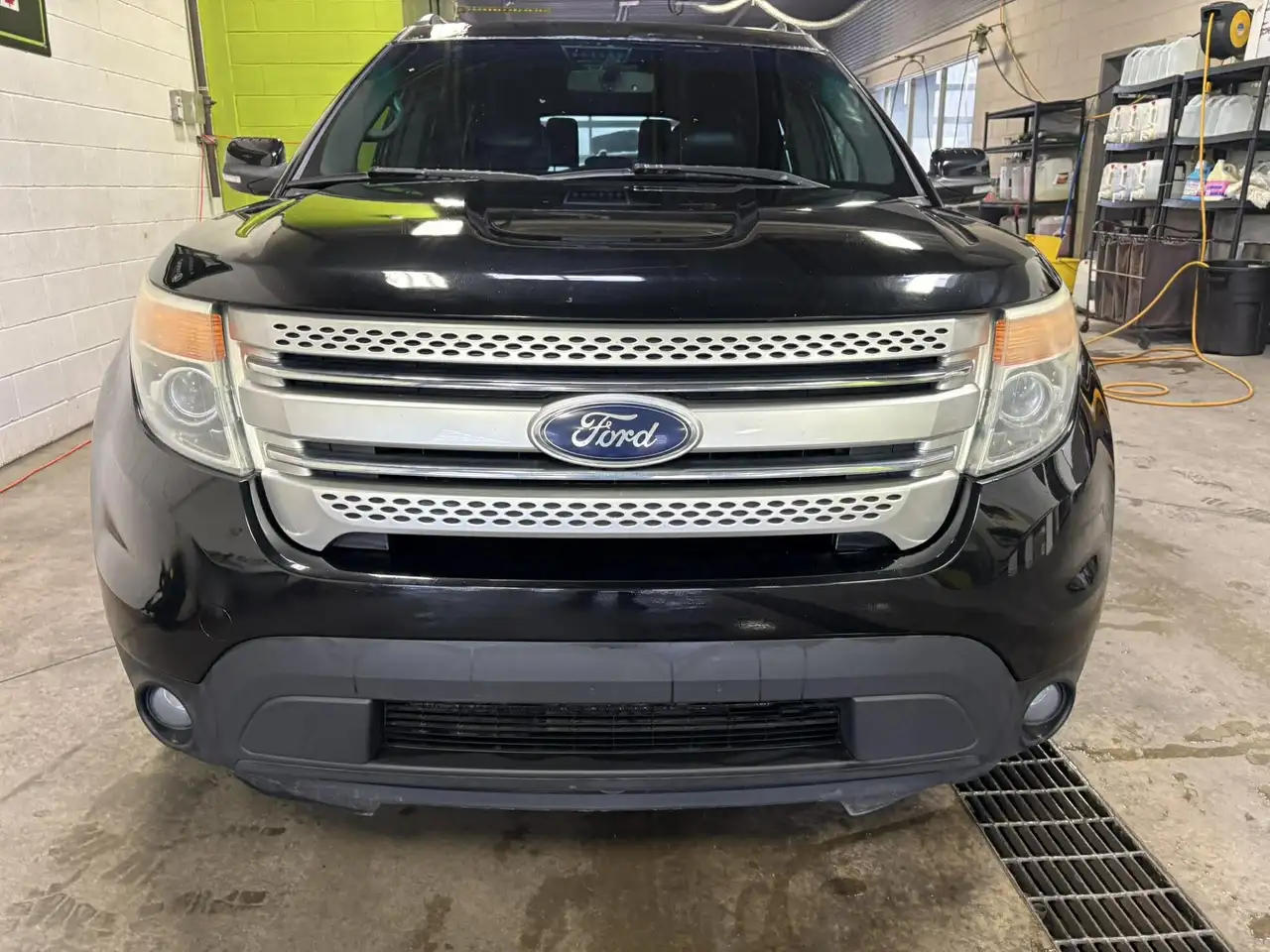 Ford Explorer снимка Ford Explorer