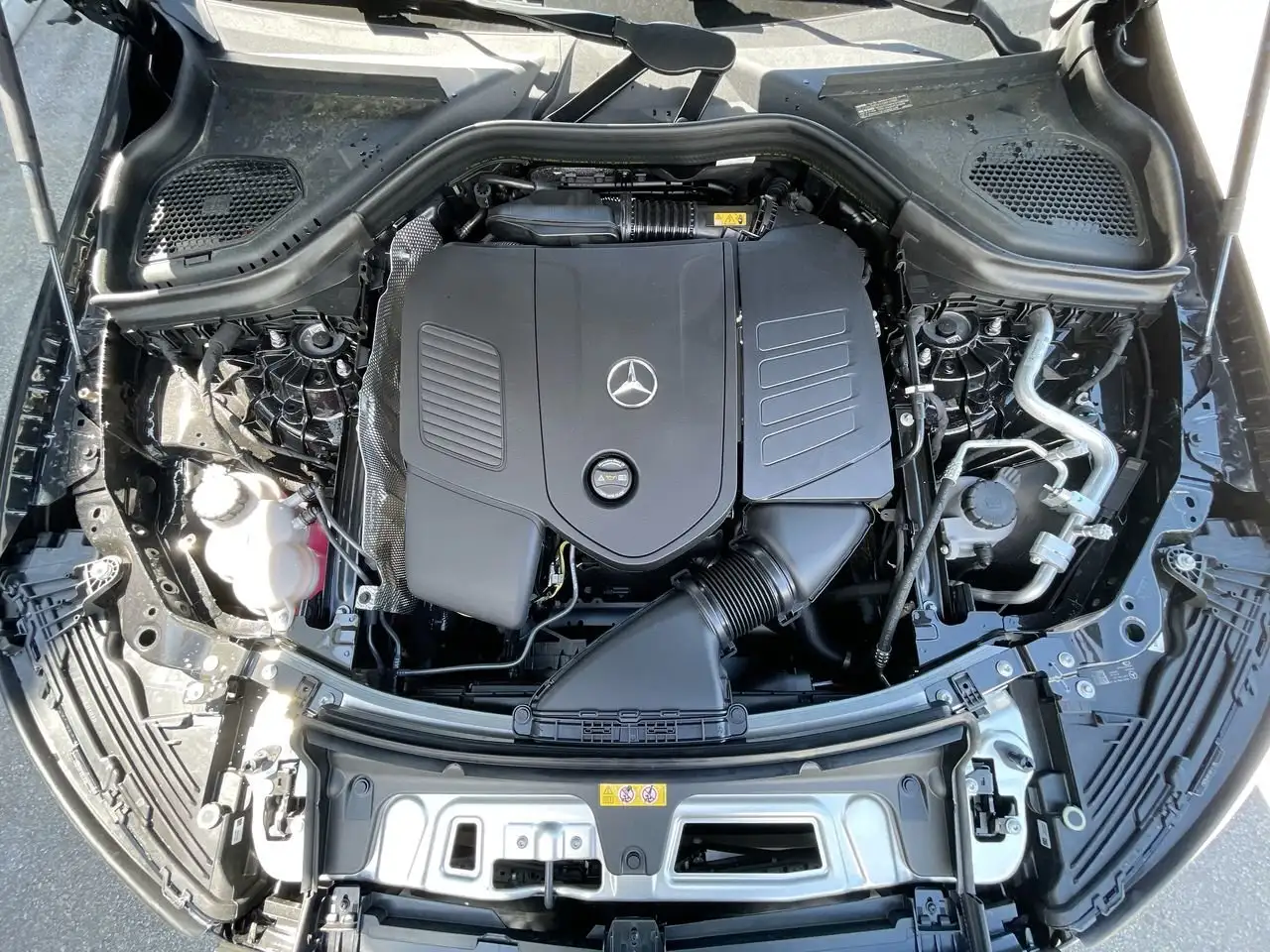 Mercedes-Benz GLC снимка Mercedes-Benz GLC