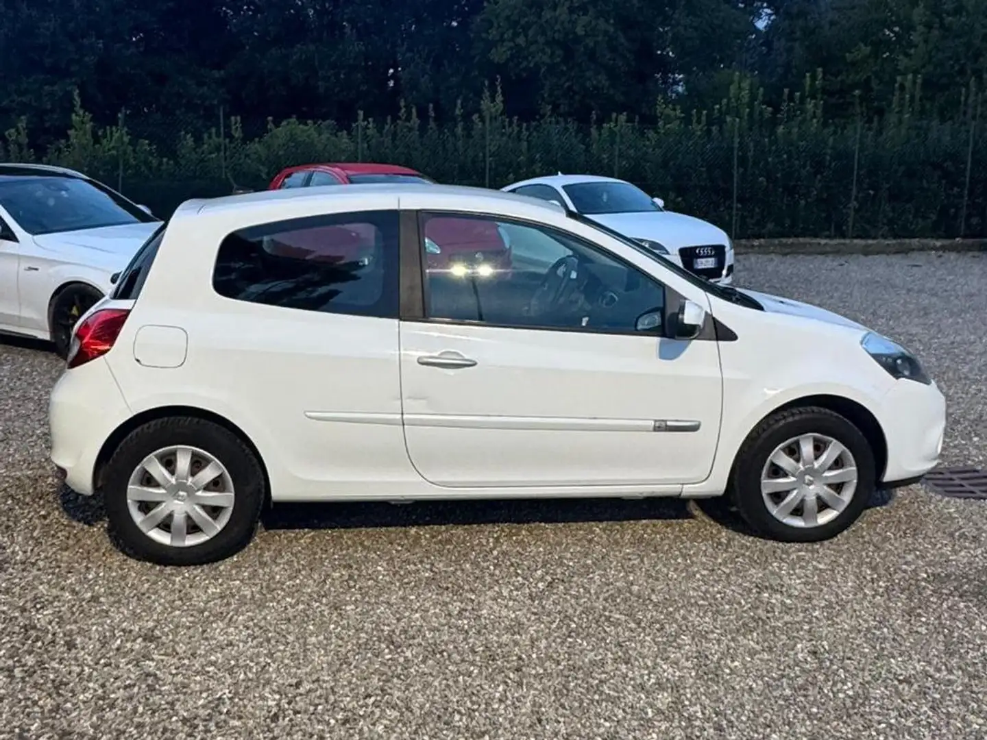 Renault Clio Clio III 2009 3p 1.5 dci Dynamique White - 2