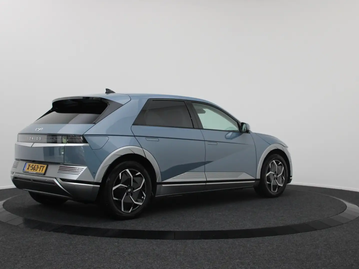 Hyundai IONIQ 5 77 kWh Lounge RWD | DEMO | Private lease 699 p.m. Zwart - 2