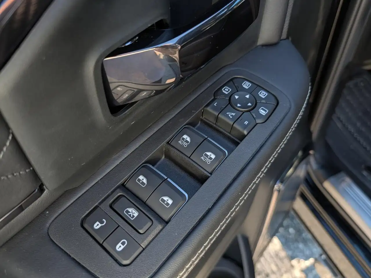 RAM 3500 снимка RAM 3500