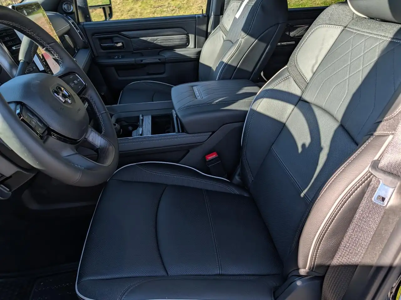 RAM 3500 снимка RAM 3500