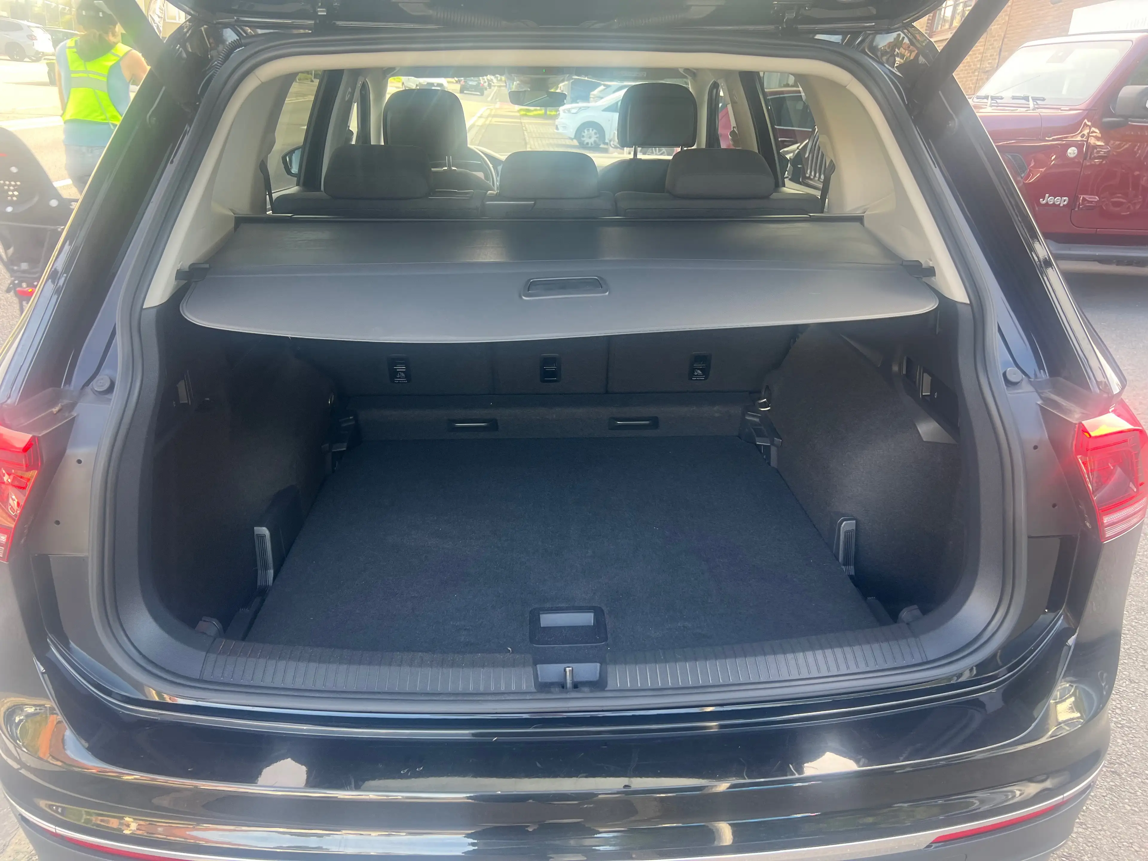 Volkswagen Tiguan Allspace 1.5 TSI Highline OPF DSG AUTOMATIQUE CRÉDIT 100% GARANTIE 12 MOIS COMME NEUF — photo 9