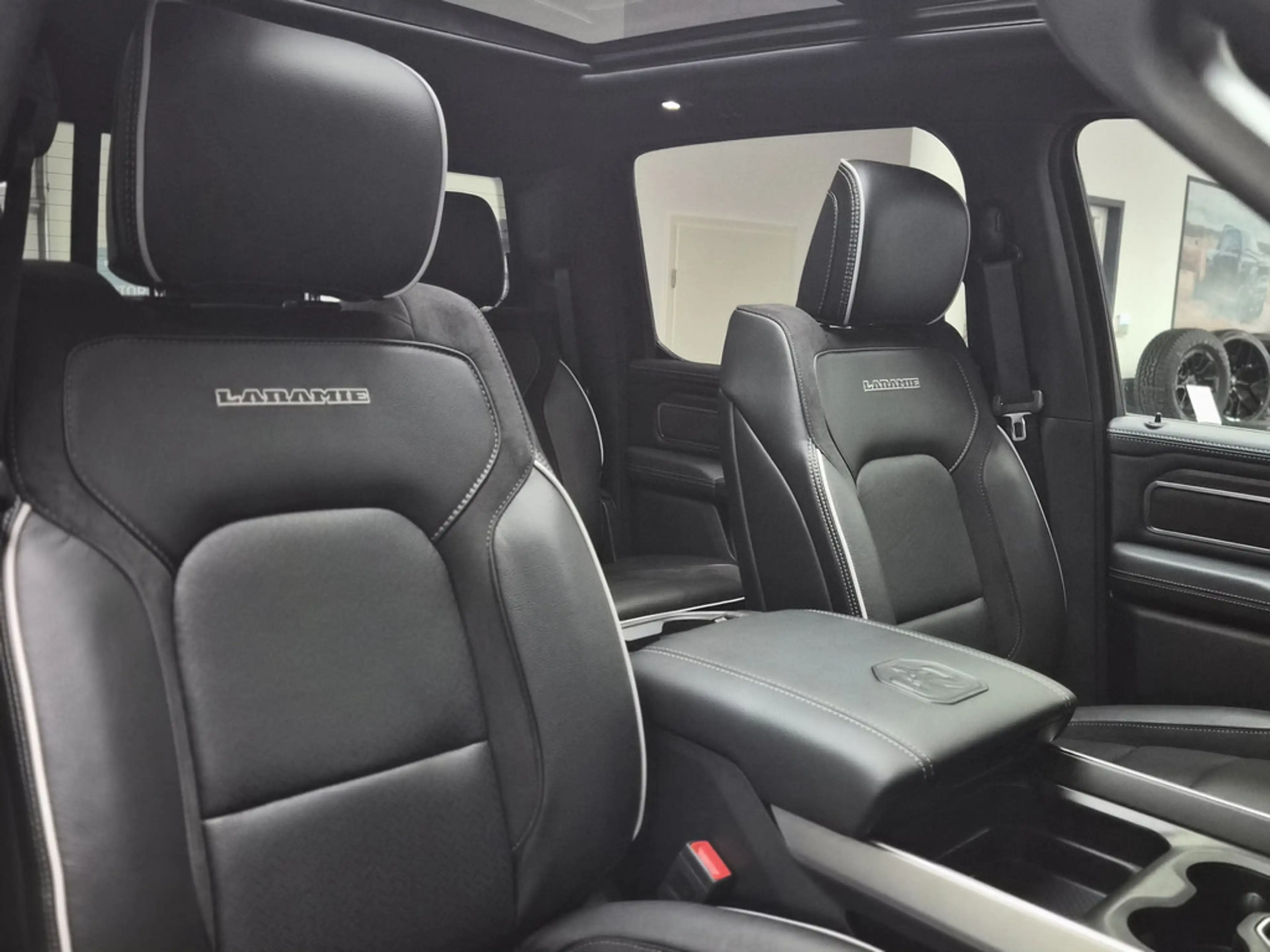 Dodge RAM 1500 Laramie Night AK Coustoms Umbau PANO — photo 10