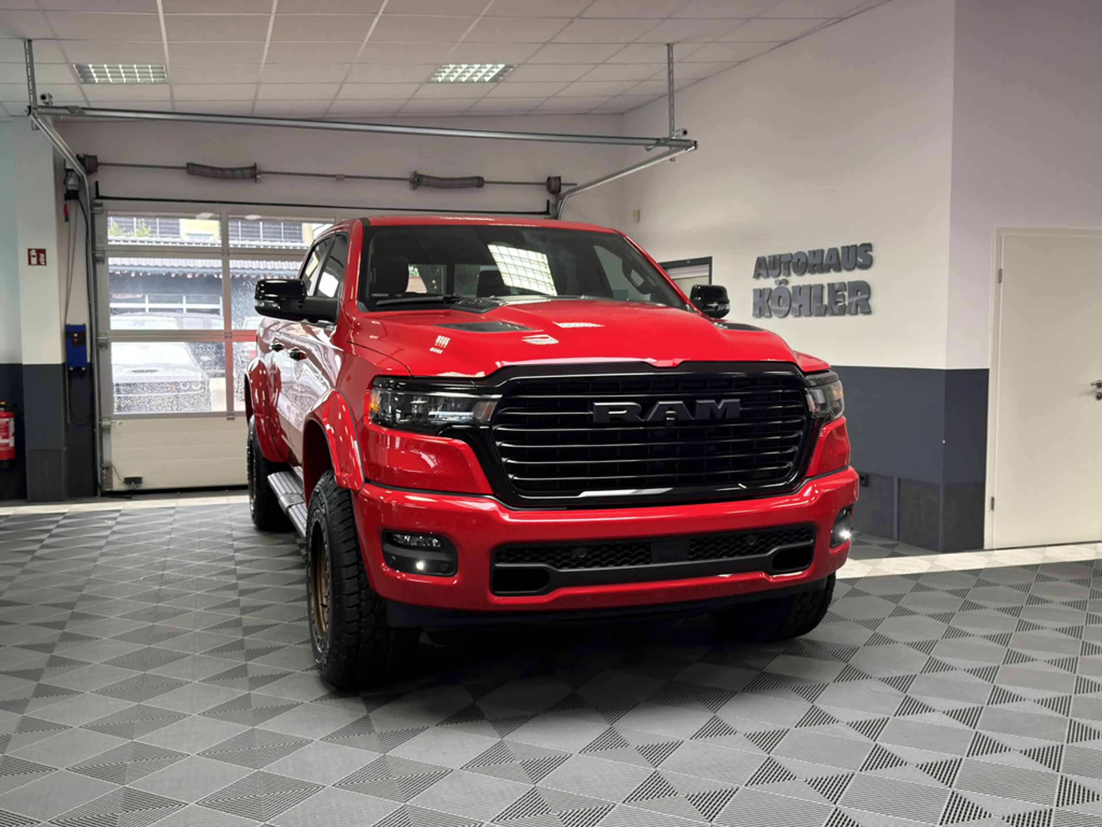 Dodge RAM 1500 Laramie Night AK Coustoms Umbau PANO — photo 4