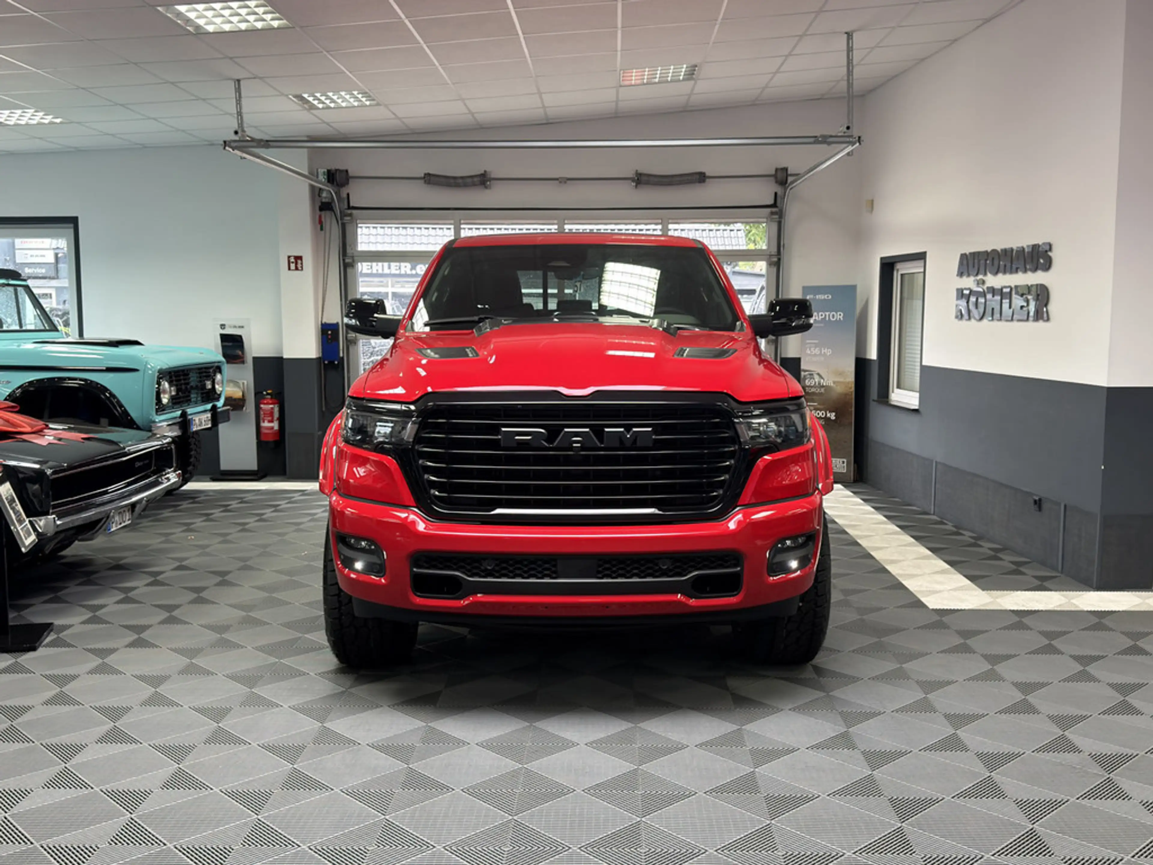 Dodge RAM 1500 Laramie Night AK Coustoms Umbau PANO — photo 3