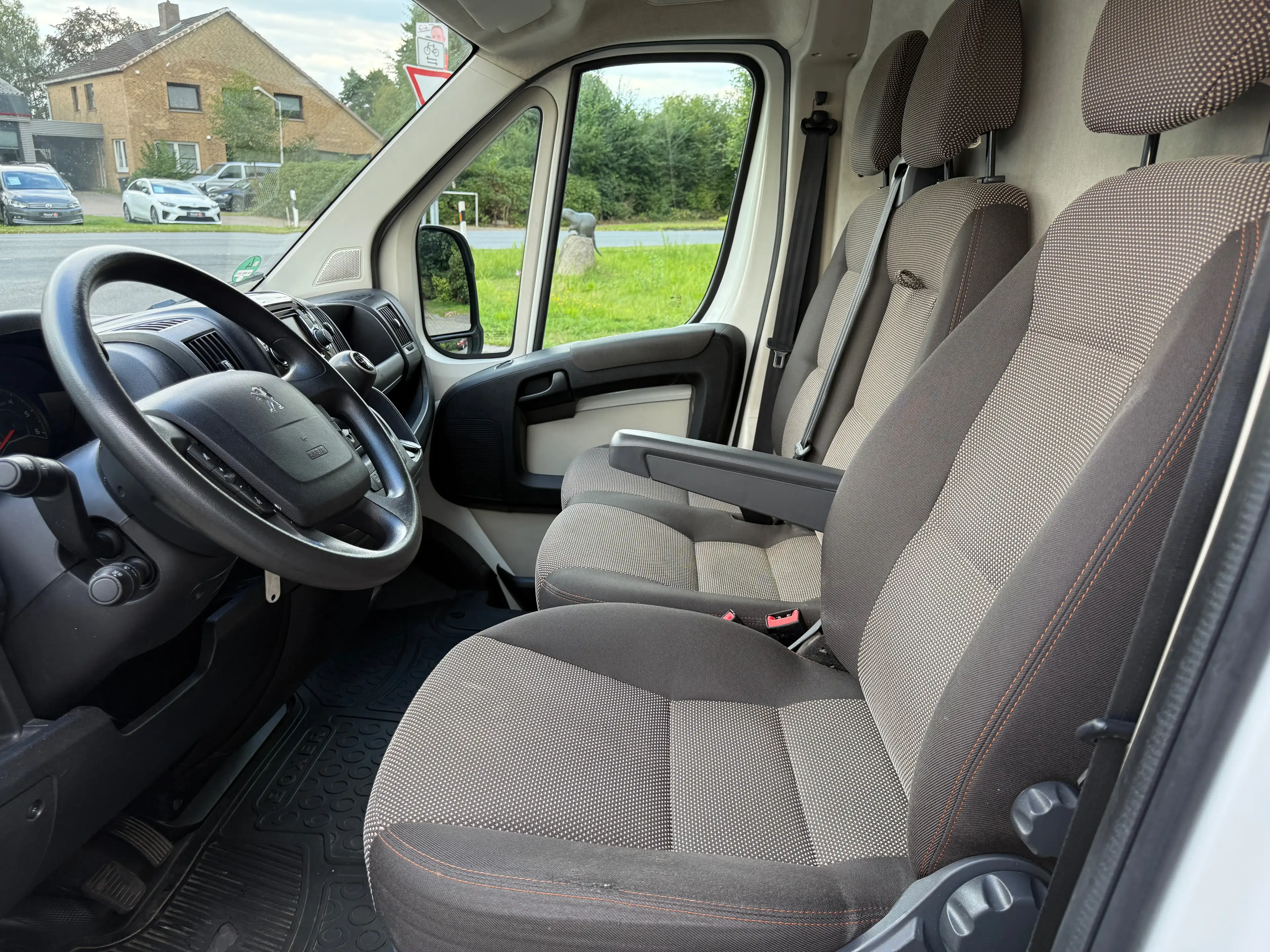 Peugeot Boxer Kasten 330 L1H1 Pro Avantage Edition *nur 116 TKM*1.Hand*Klima*AHK*PDC* — photo 9