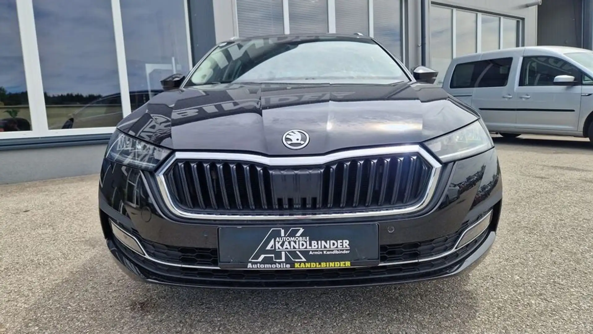 Skoda Octavia Combi 2,0 TDI Premium DSG ''1.Besitz'' Schwarz - 2