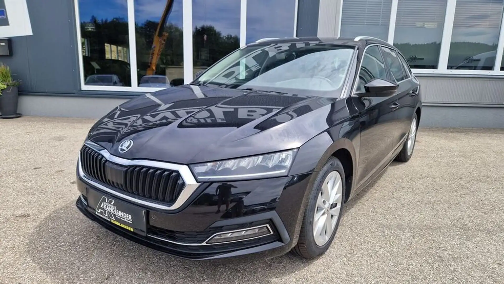 Skoda Octavia Combi 2,0 TDI Premium DSG ''1.Besitz'' Schwarz - 1