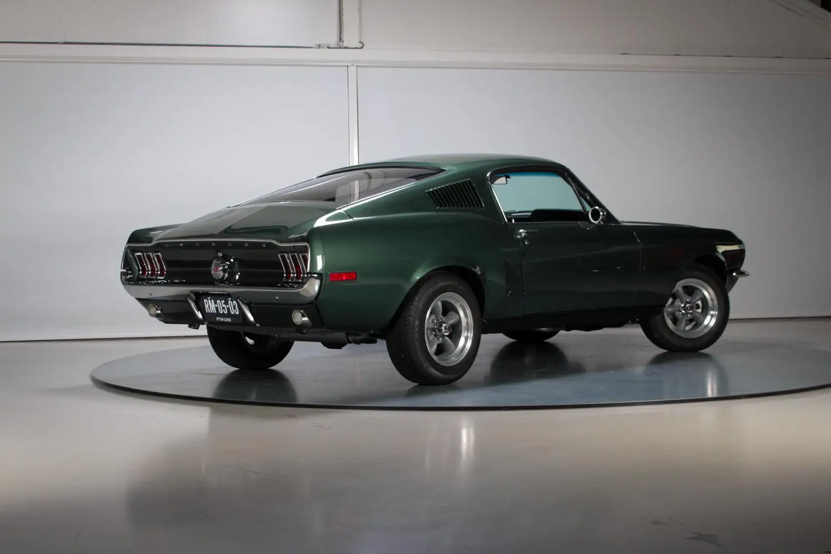 Ford Mustang USA "Bullitt" Verde - 2