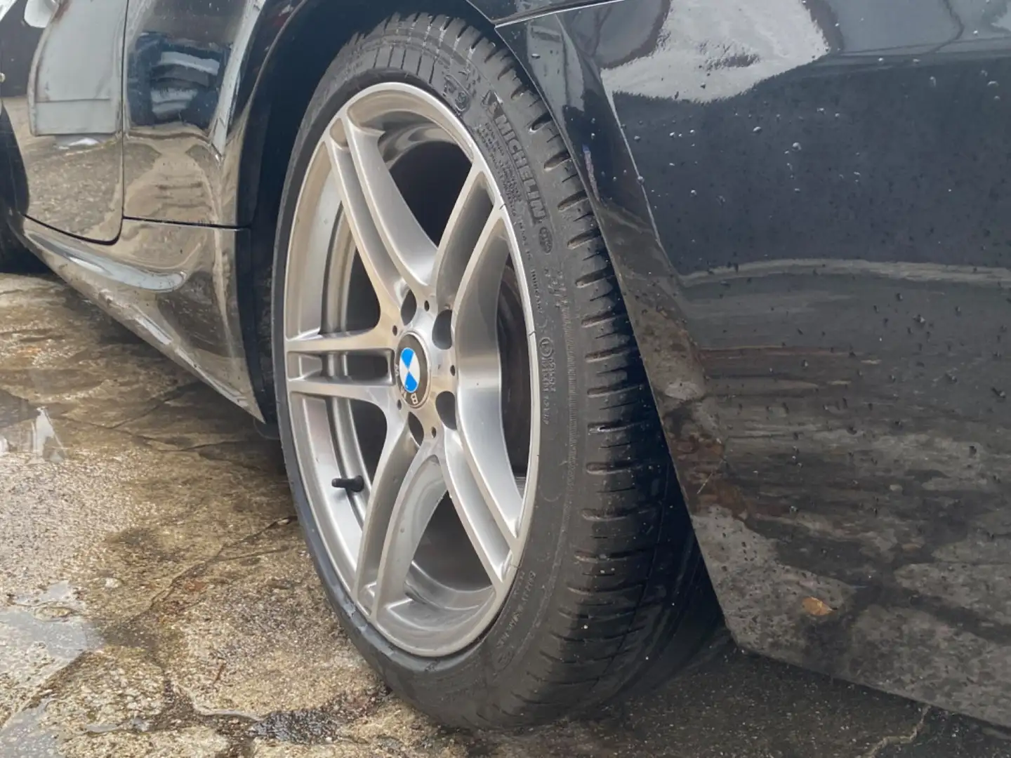 BMW 325 i Cabrio - M Sportpaket - Aut. crna - 2