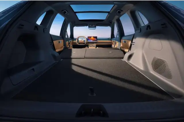 Others Geely view 13
