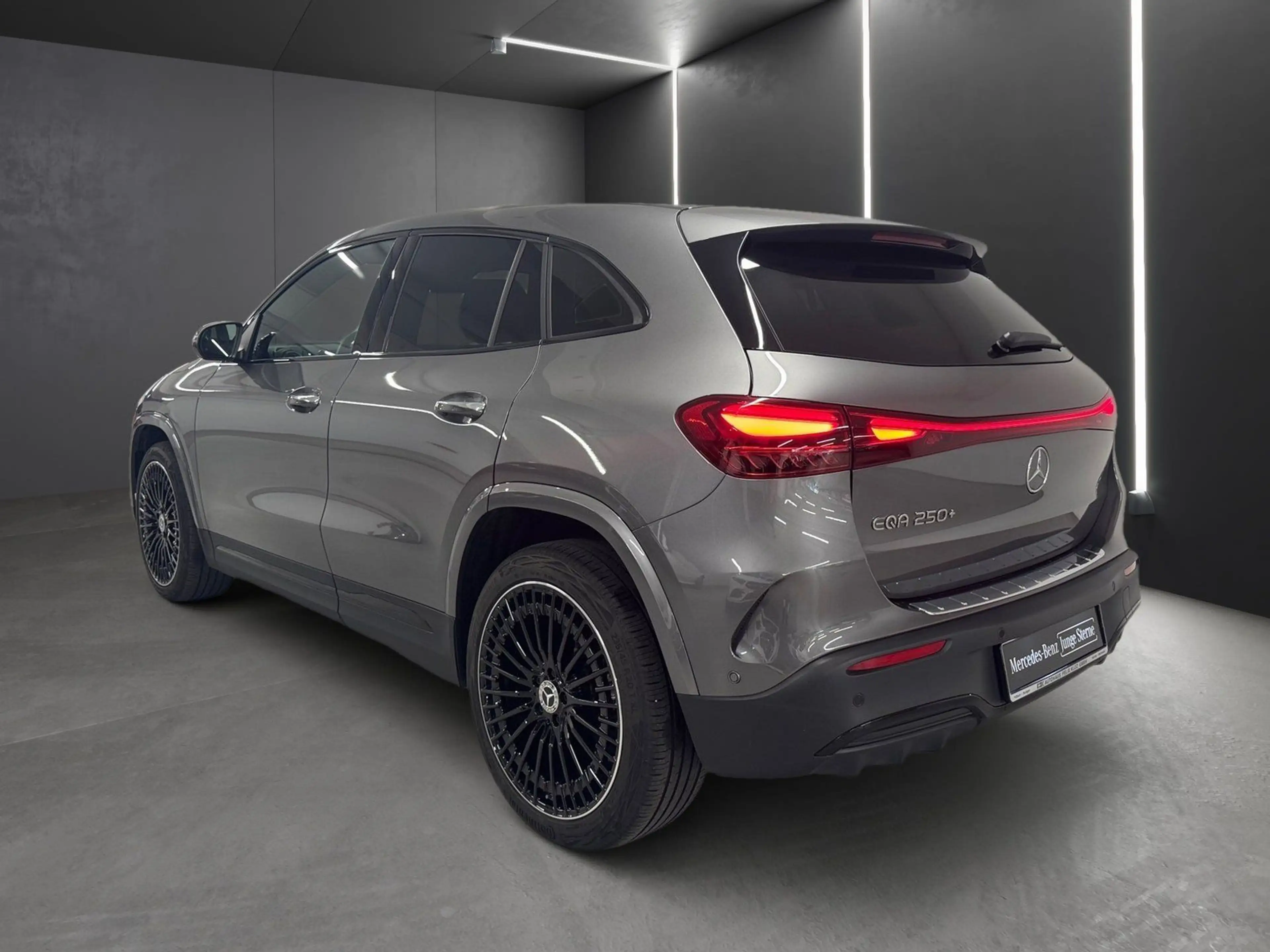 Mercedes-Benz EQA 250+ AMG*Distro*HUD*360°*20"*Burmester*Totw* — photo 4