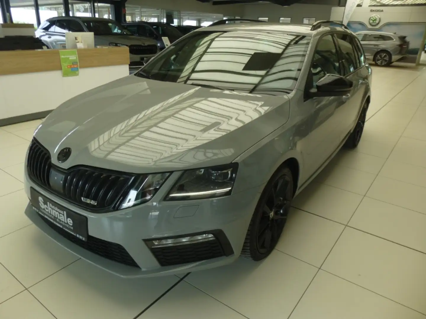 Skoda Octavia Combi RS 2.0 TSI Gris - 2