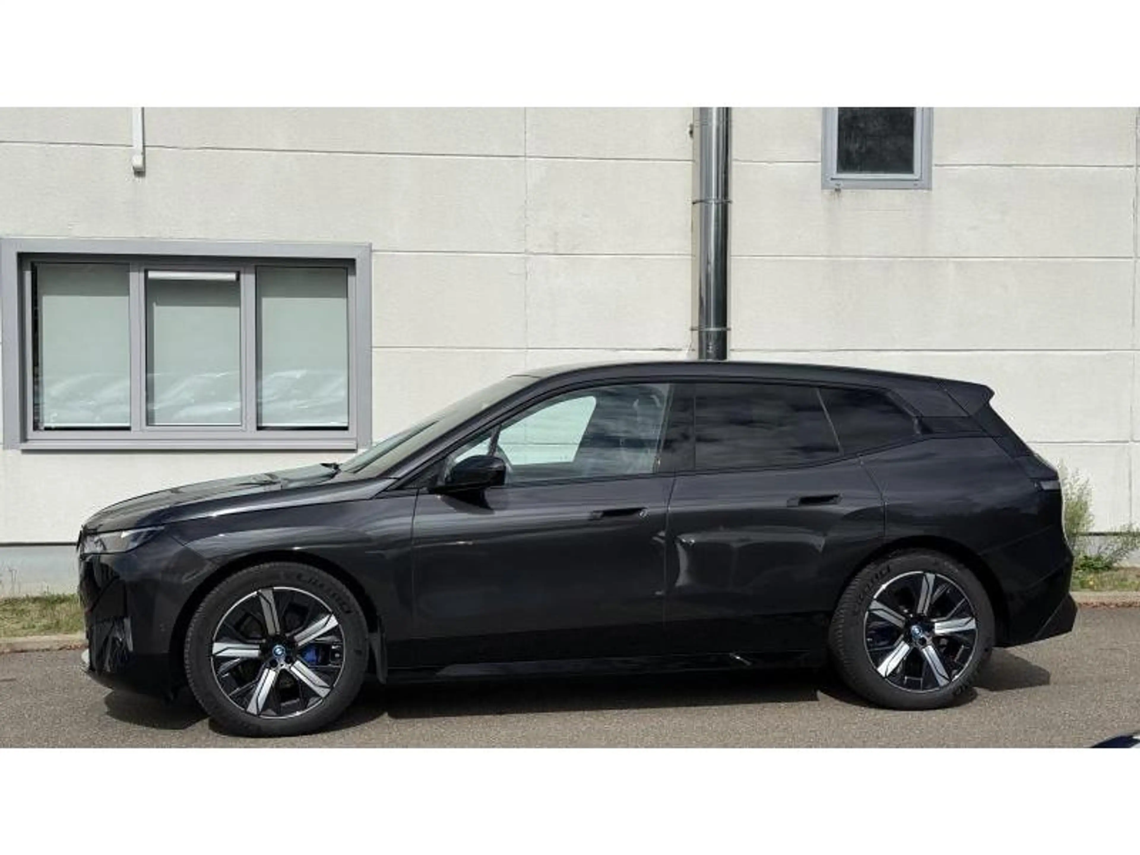BMW iX xDrive 40 Kit M Sport Attache Remorque Toit Panora — photo 3