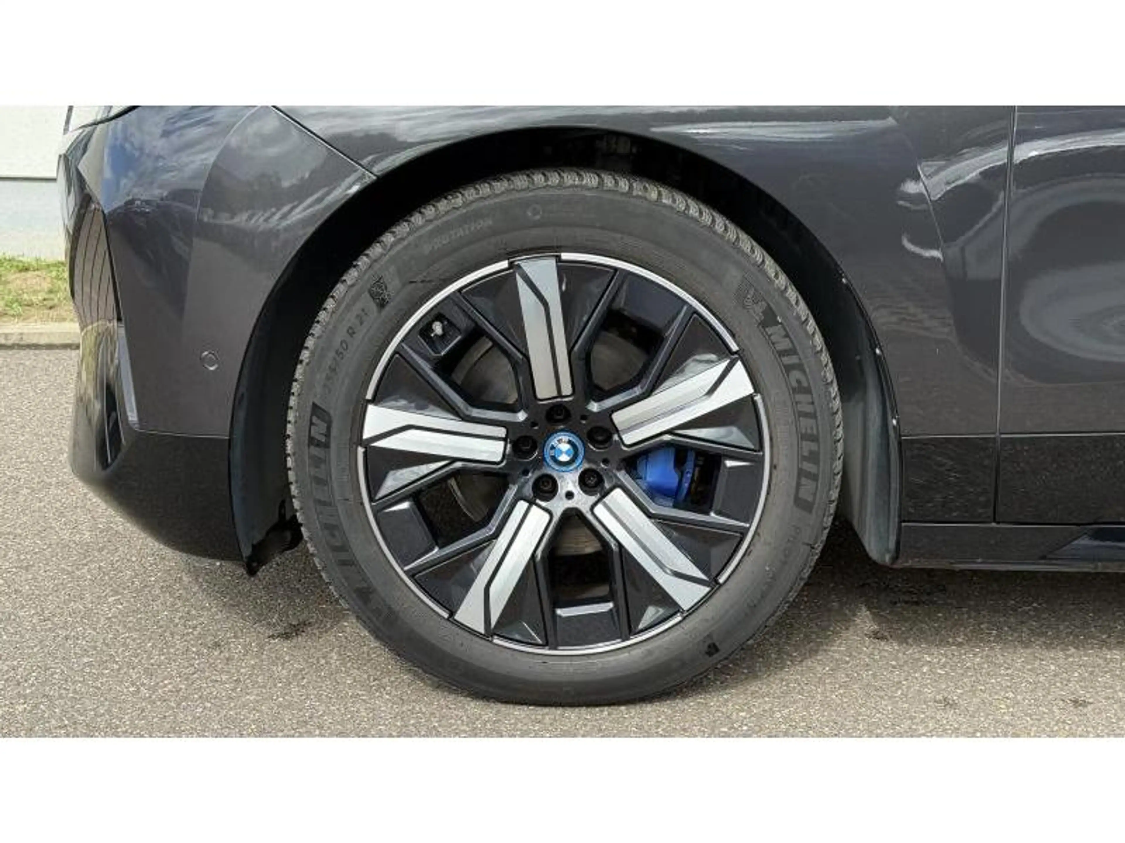BMW iX xDrive 40 Kit M Sport Attache Remorque Toit Panora — photo 8