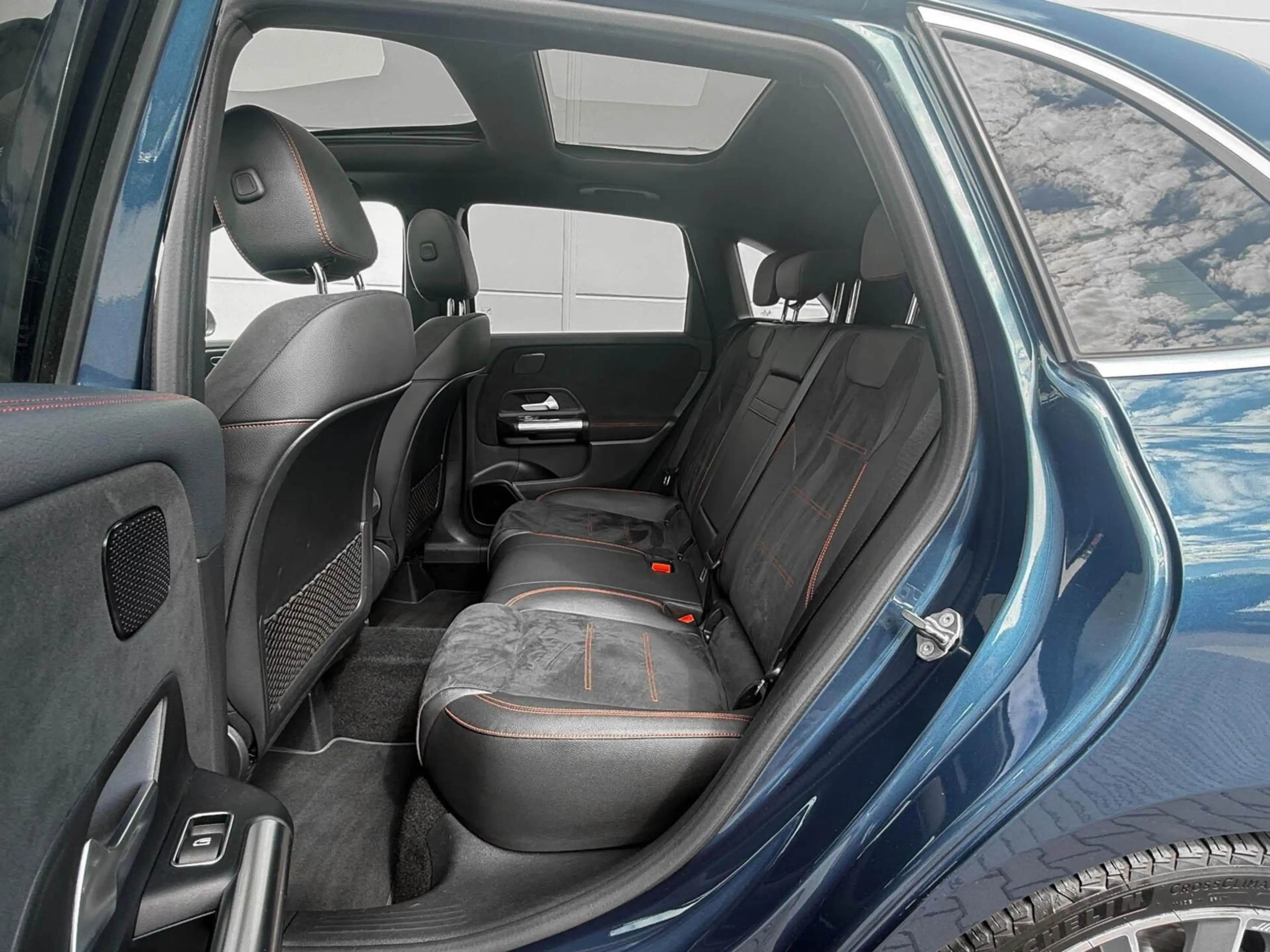 Mercedes-Benz B 250 225pk Premium Plus AMG | Panoramadak | Memory | Sf — photo 6