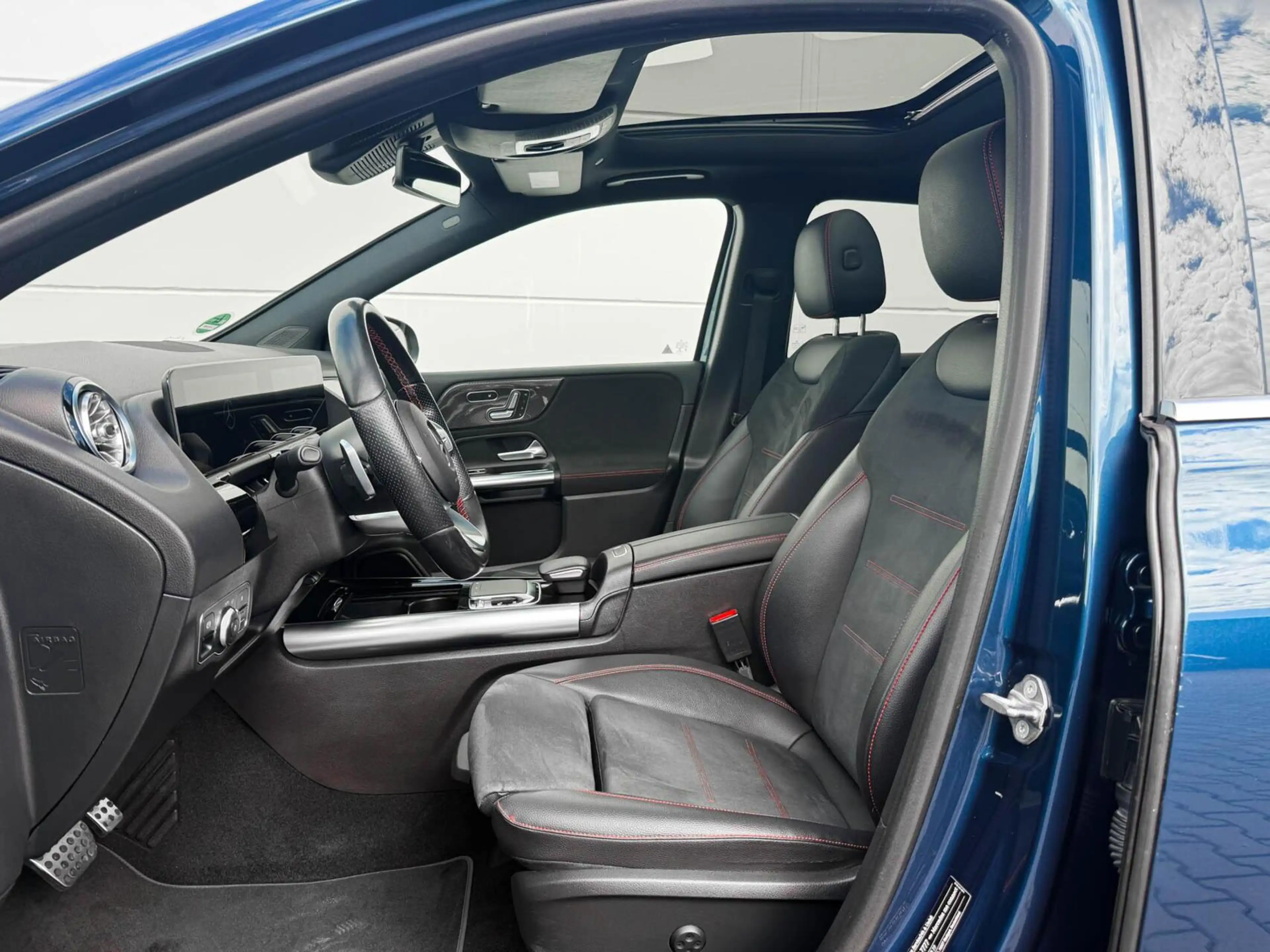 Mercedes-Benz B 250 225pk Premium Plus AMG | Panoramadak | Memory | Sf — photo 5