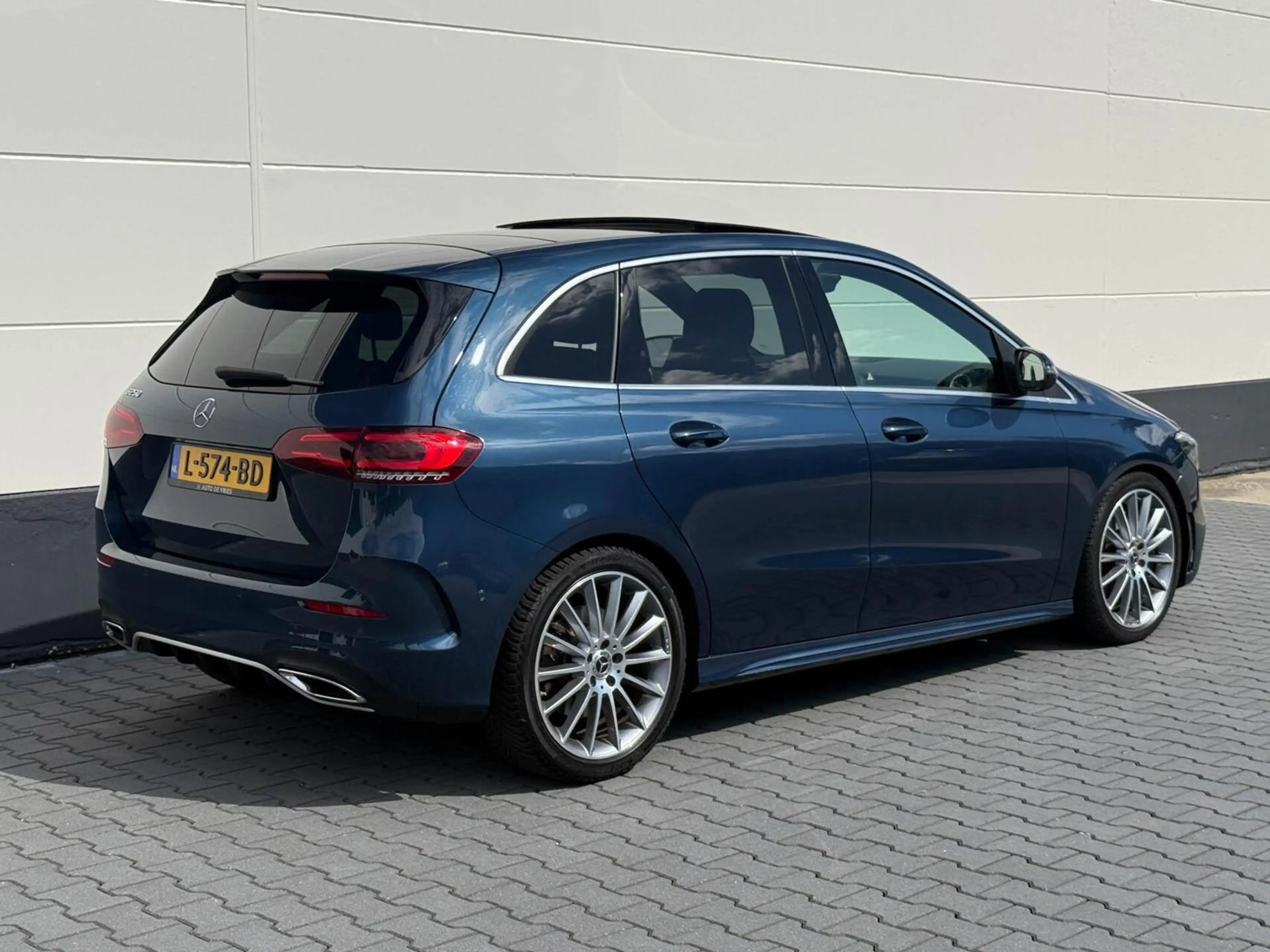 Mercedes-Benz B 250 225pk Premium Plus AMG | Panoramadak | Memory | Sf — photo 14