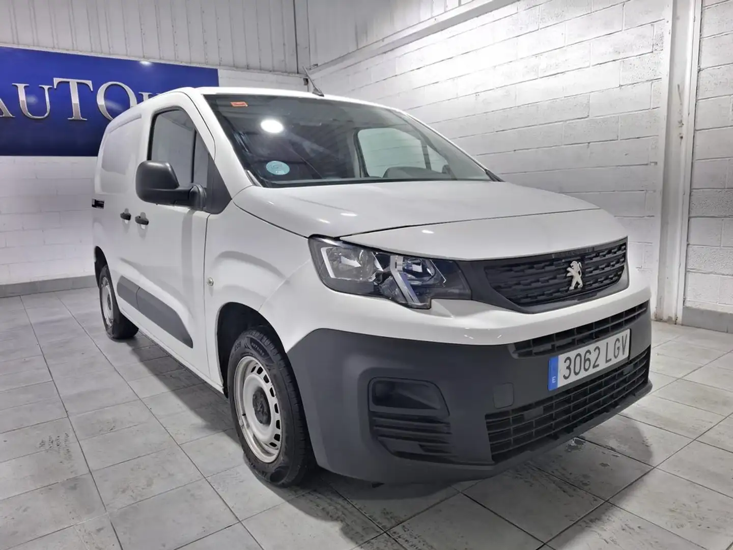 Peugeot Partner 1.5BlueHDI S&S Pro Standard 600kg 100 Blanco - 2