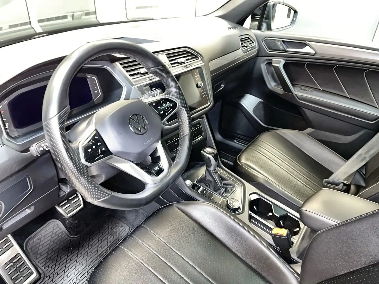 Volkswagen Tiguan снимка Volkswagen Tiguan