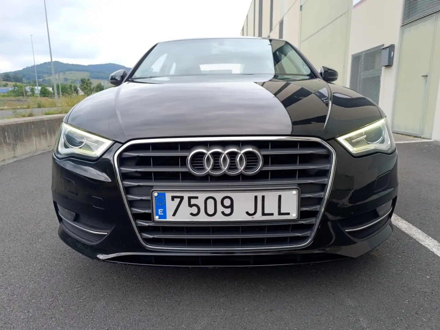 Audi A3 1.6TDI CD Attraction Negro - 2