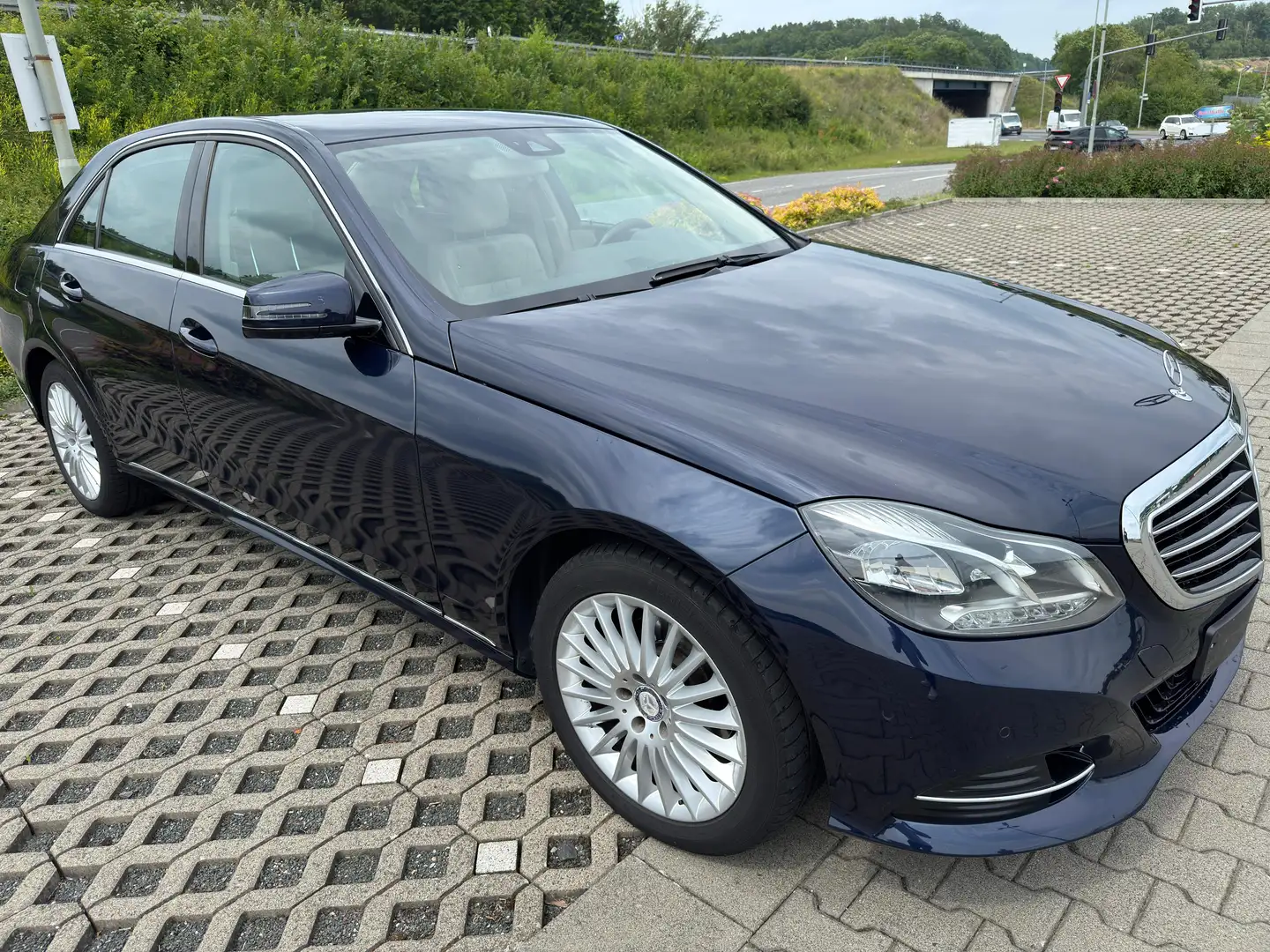 Mercedes-Benz E 200 E 200 CDI 7G-TRONIC Blau - 2