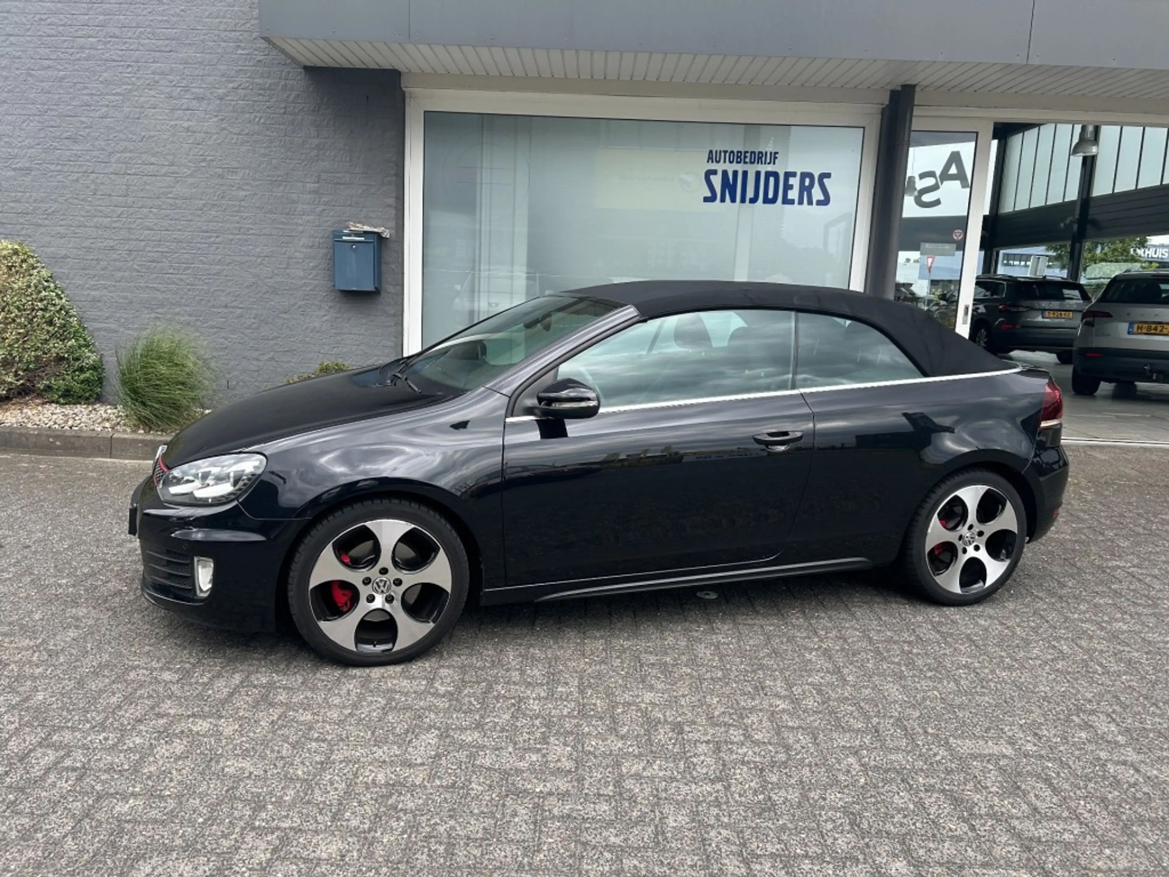 Volkswagen Golf Cabriolet 2.0 TSI - GTI EDITION DSG — photo 4