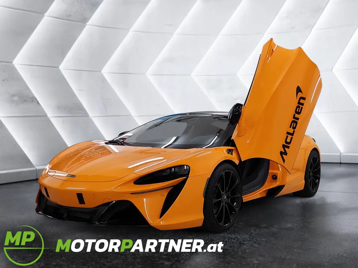 McLaren Artura Coupé in Orange gebraucht in Riegersburg für € 289 980
