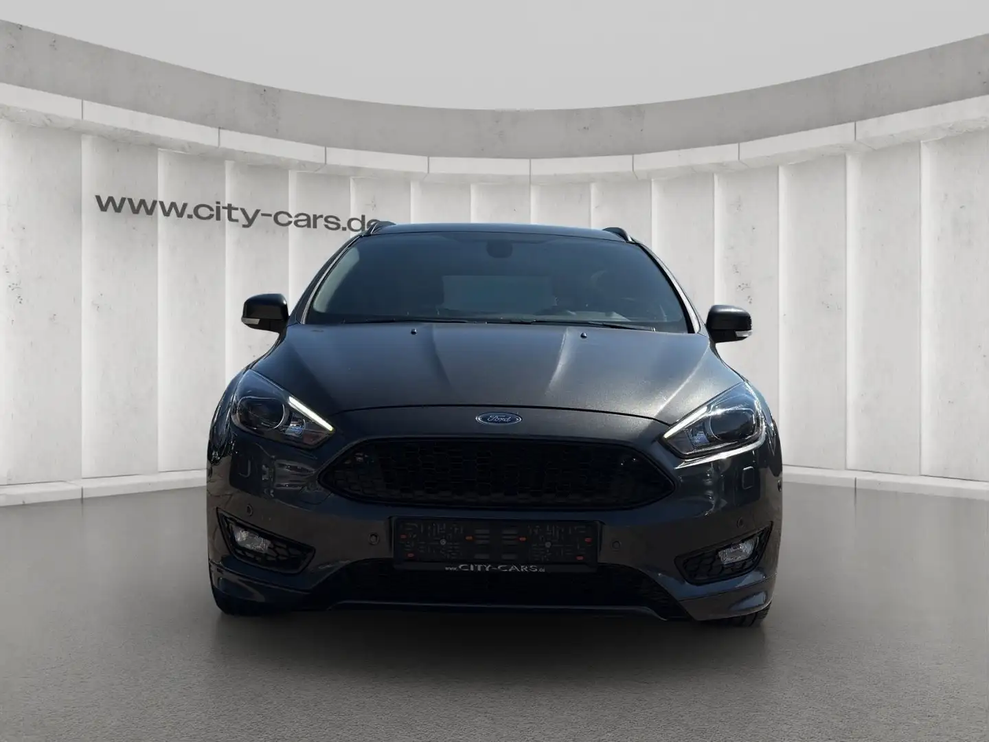 Ford Focus Turnier ST-Line*Autom*Bi-Xenon*Navi*AHK Grau - 2