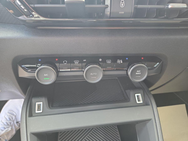 Citroen C4 1.2 12V e-THP / PureTech — photo 12