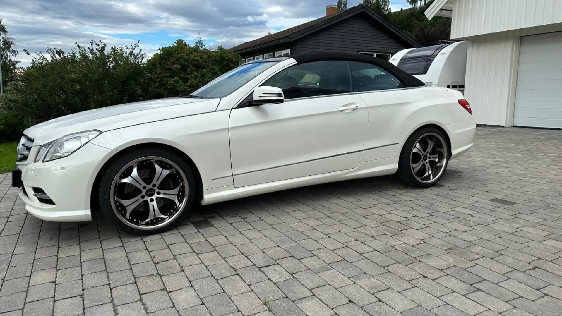 Mercedes-Benz E 220 CDI DPF Cabrio BlueEFFICIENCY 7G-TRONIC Avantgarde Weiß - 1