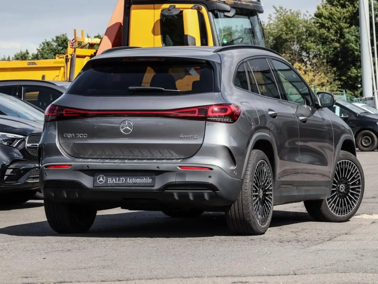 Mercedes-Benz EQA 300 4M AMG-Sport/Pano/360°/Distr/Memo/LED/20 Grigio - 2