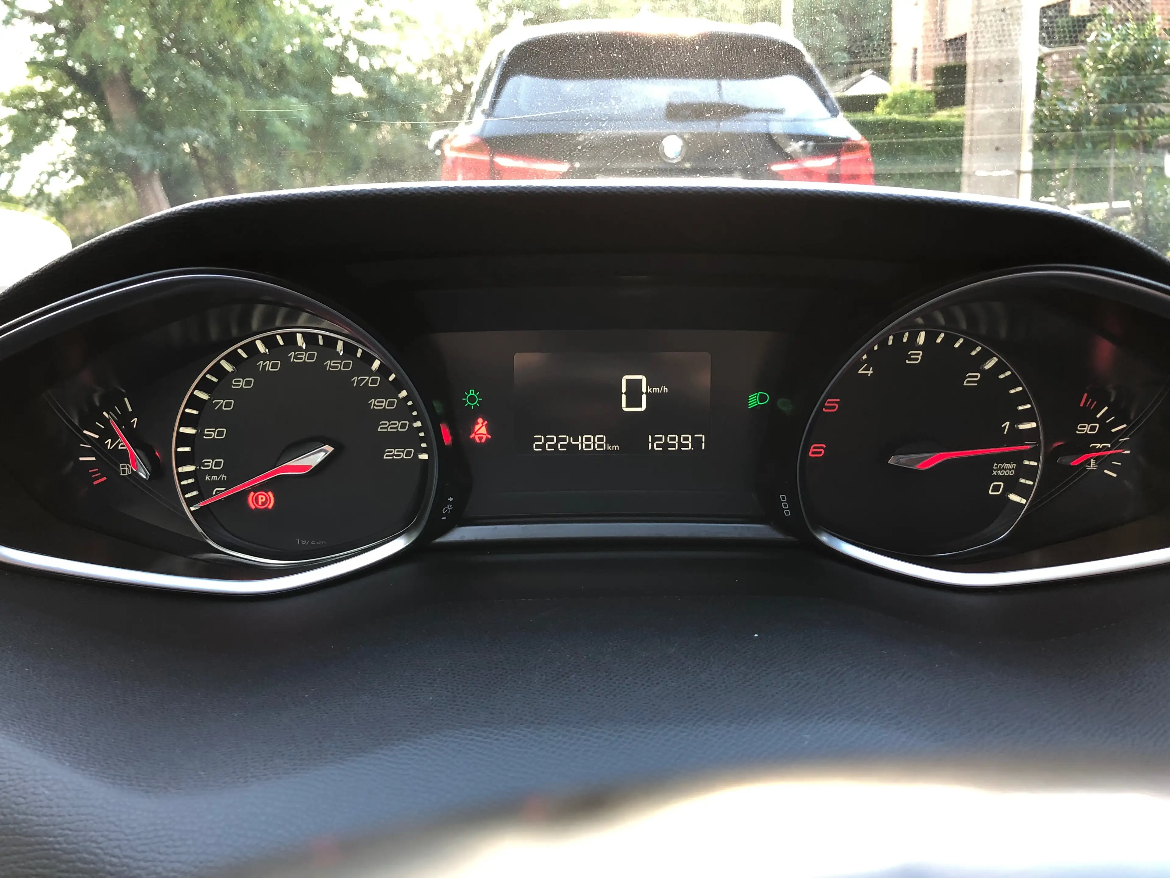 Peugeot 308 308 1.6 BlueHDi — photo 14