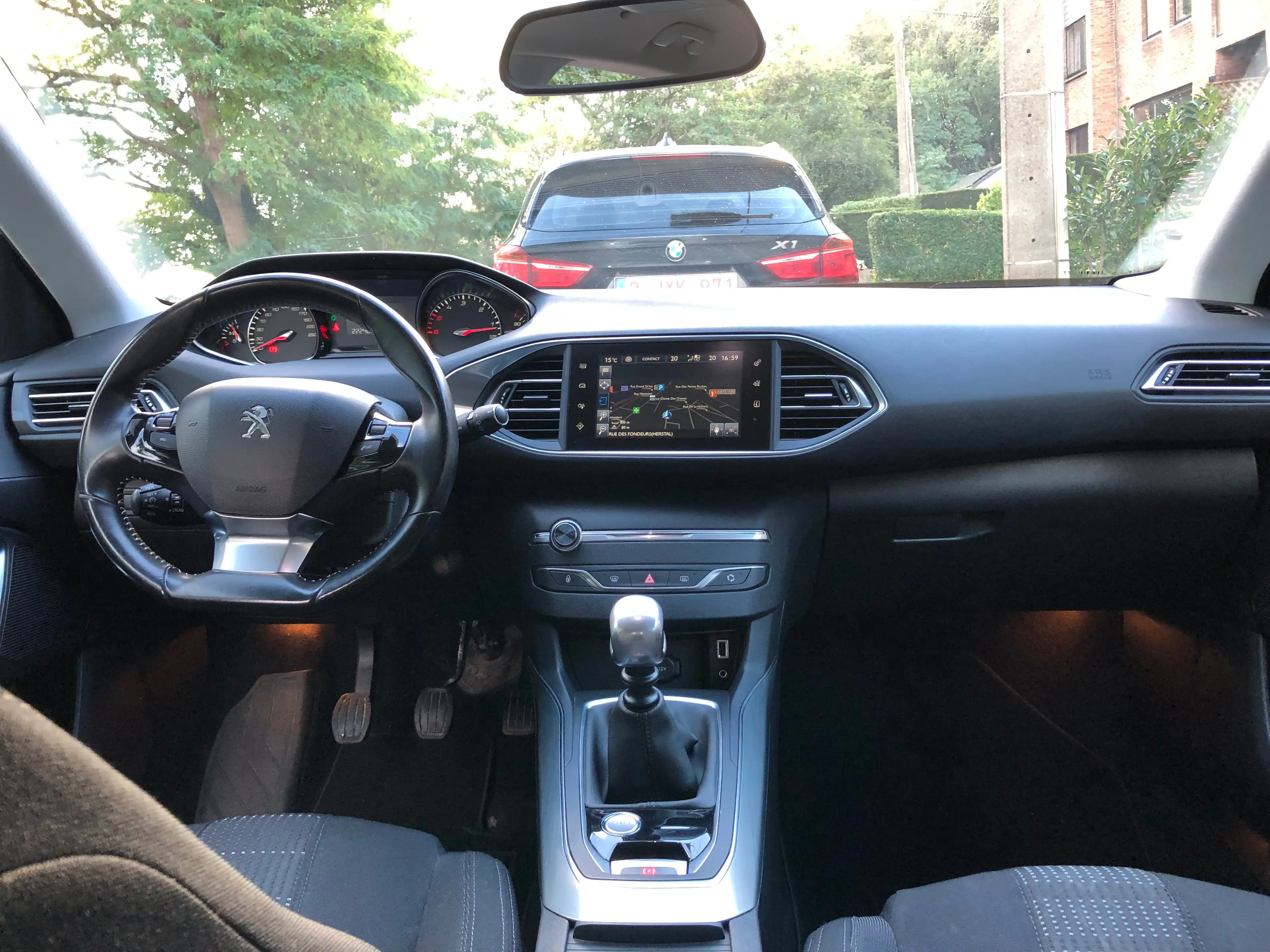 Peugeot 308 308 1.6 BlueHDi — photo 11