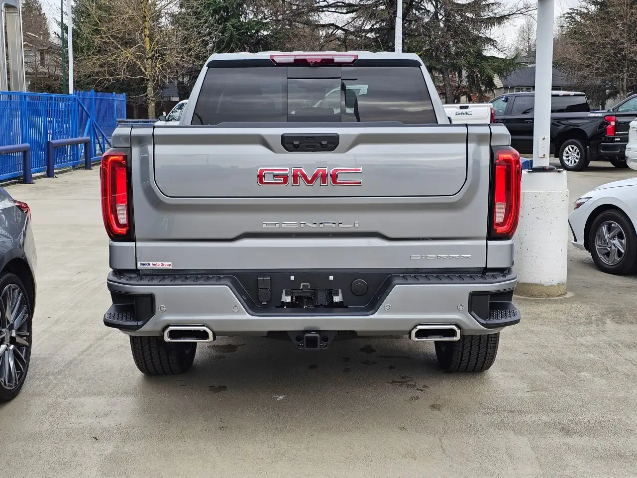GMC Sierra 1500 снимка GMC Sierra 1500