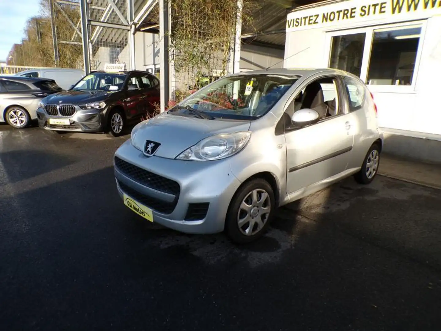 Peugeot 107 1.0i 68cv 3 portes grise 05/11 Radio Lecteur CD Gris - 1