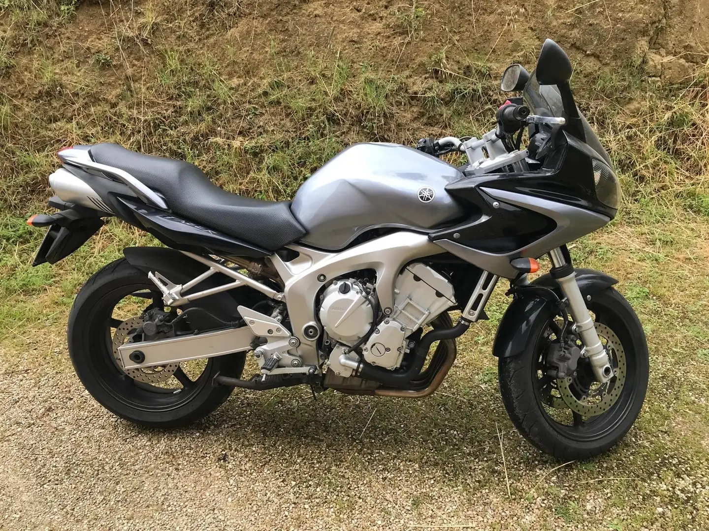 Yamaha FZR 600 Gris - 1