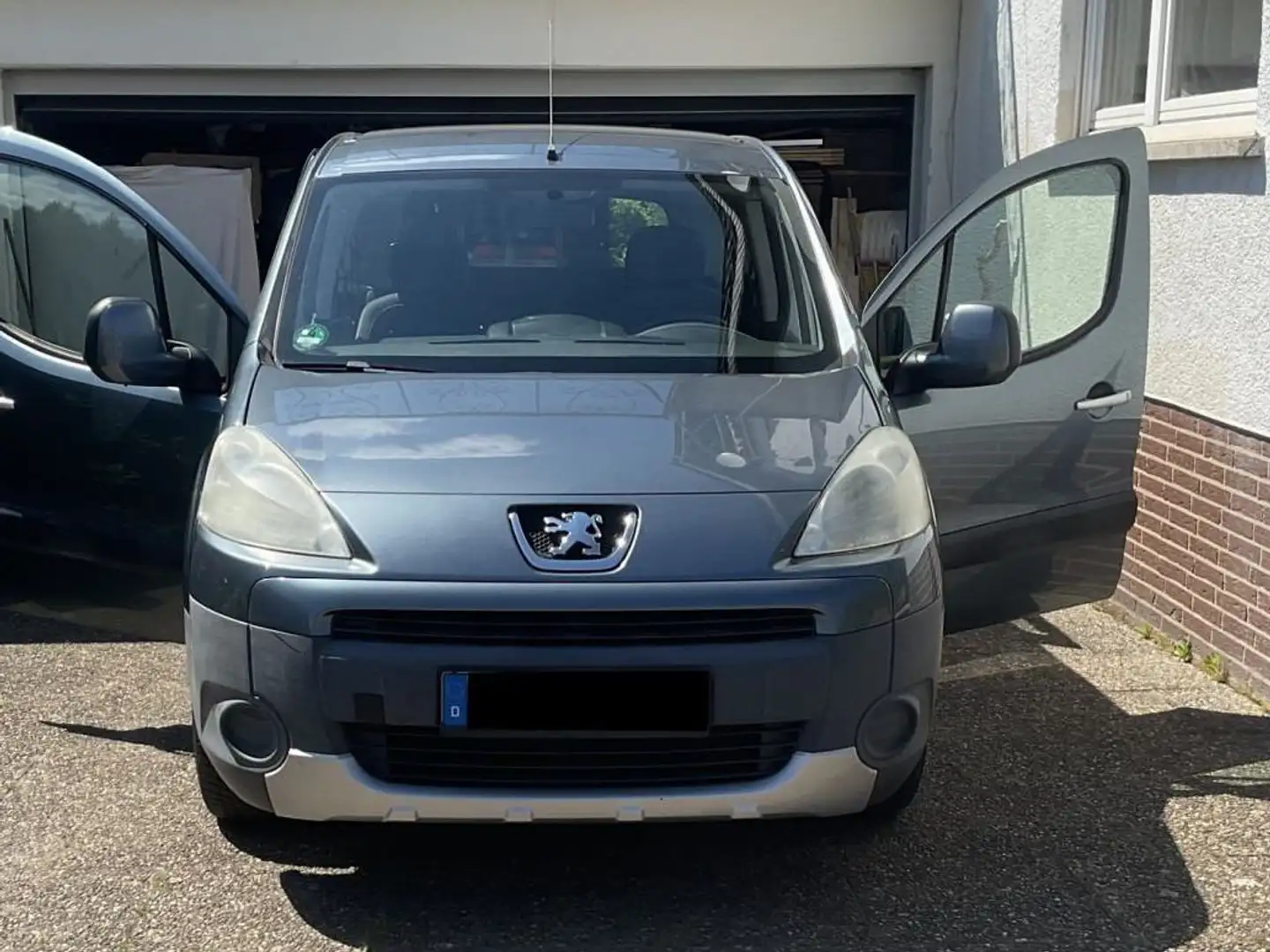Peugeot Partner Behindertengerecht, Rollstuhlumbau Grau - 1