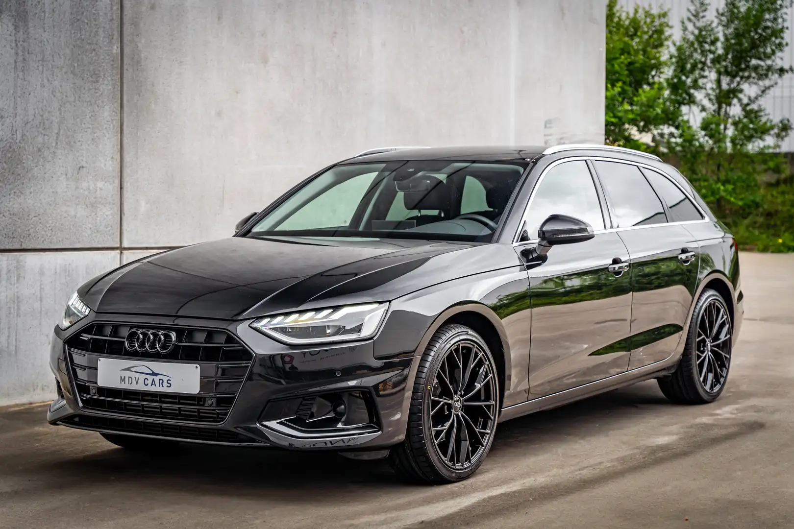 Audi A4 S-LINELOOK Zwart - 2