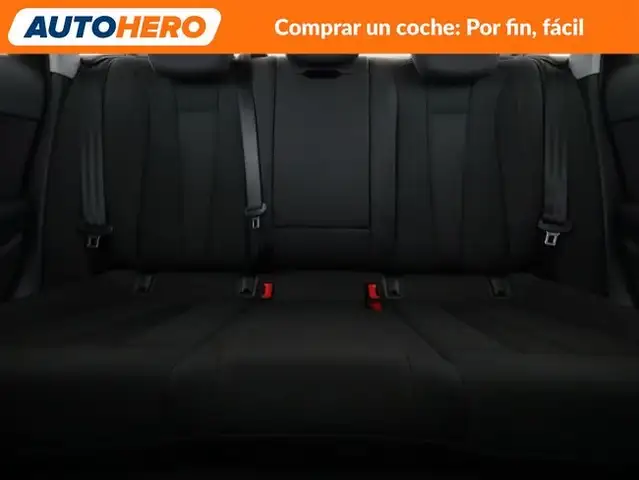 Audi A4 view 16