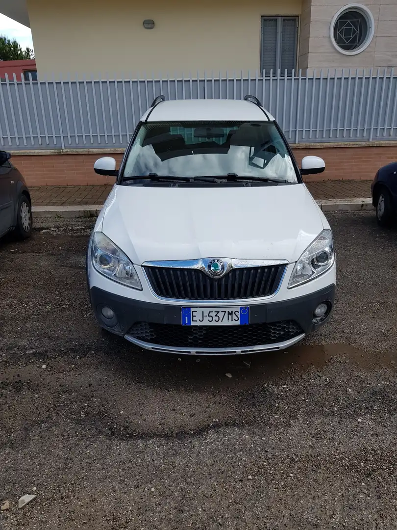 Skoda Roomster 1.2 tsi Scout 86cv - 1