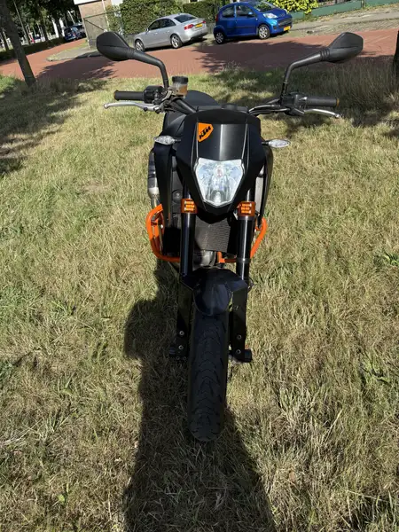 KTM 690 Duke - foto 3