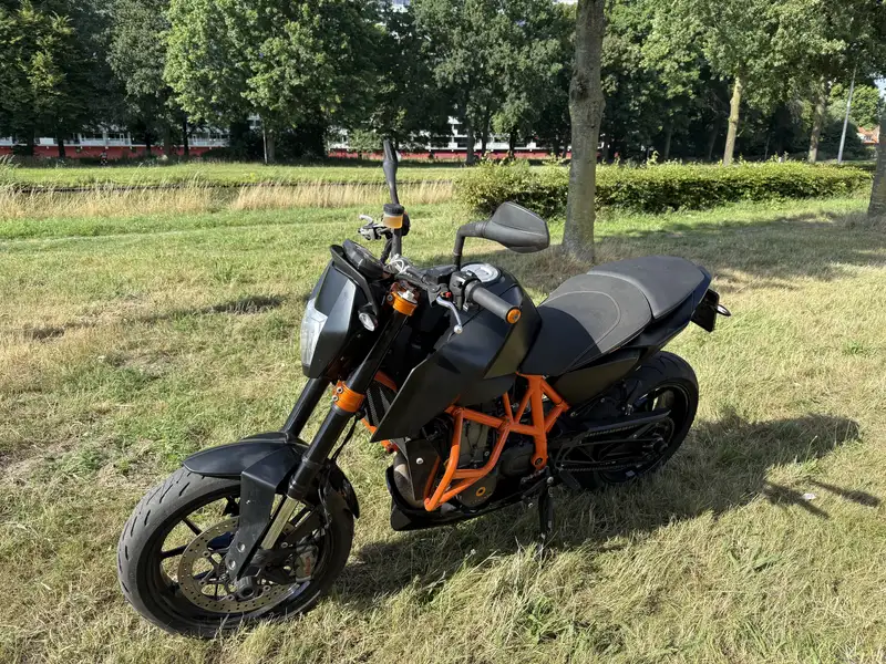KTM 690 Duke - foto 4
