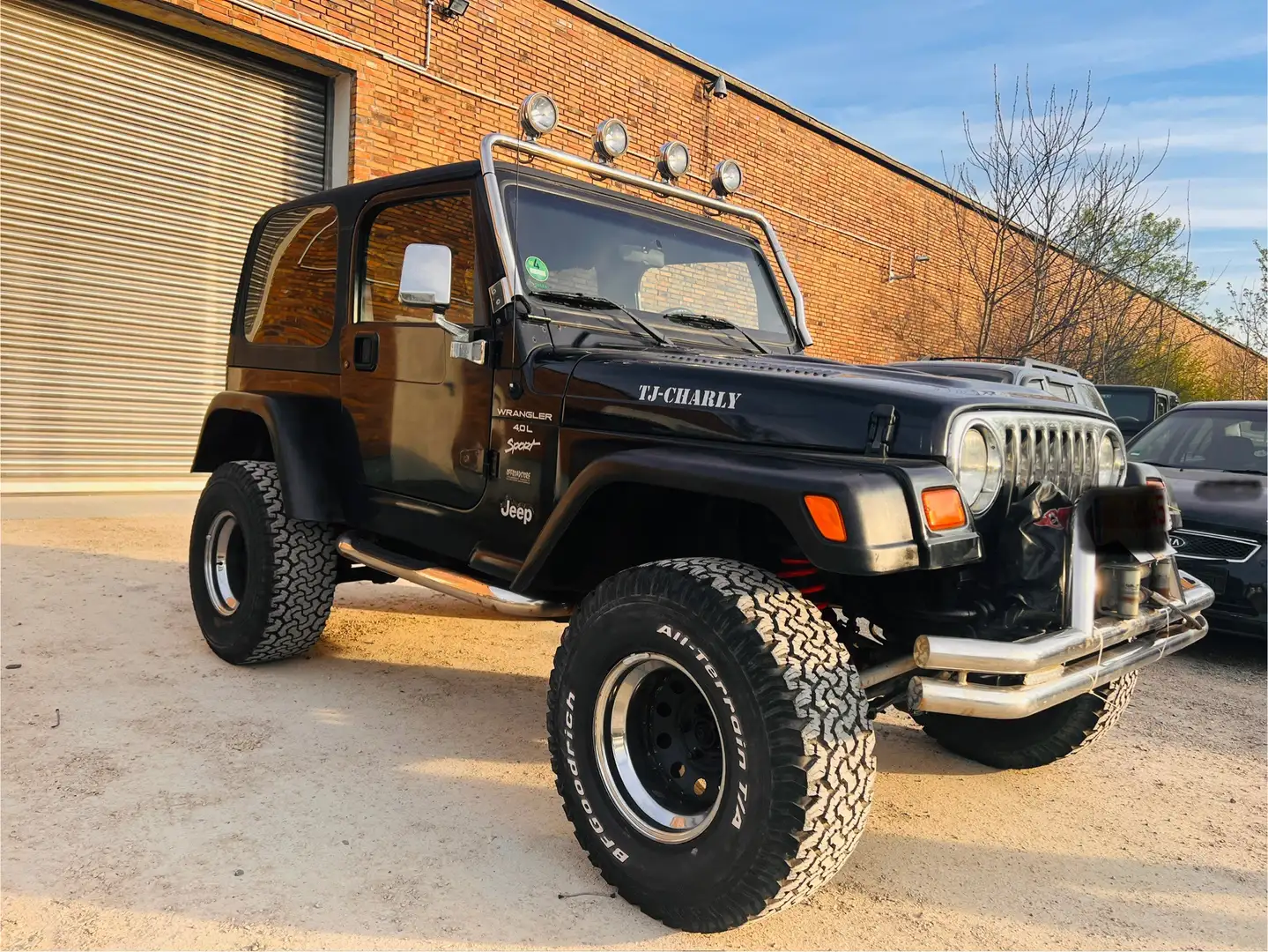 Jeep Wrangler 4.0 Sport ** seilwinde -**Gasanlage * Monstertruck Schwarz - 1