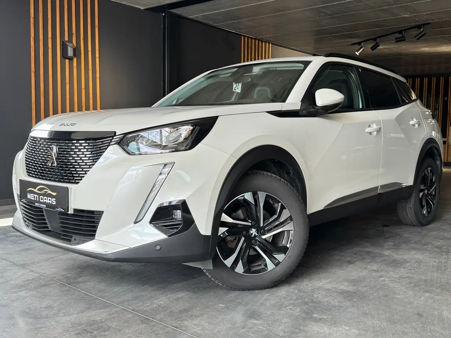 Peugeot 2008 PureTech 130 EAT8 Allure | Carplay | Camera | Blanc - 1