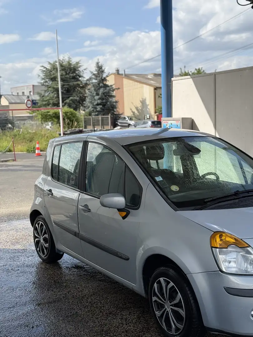 Renault Modus - 1