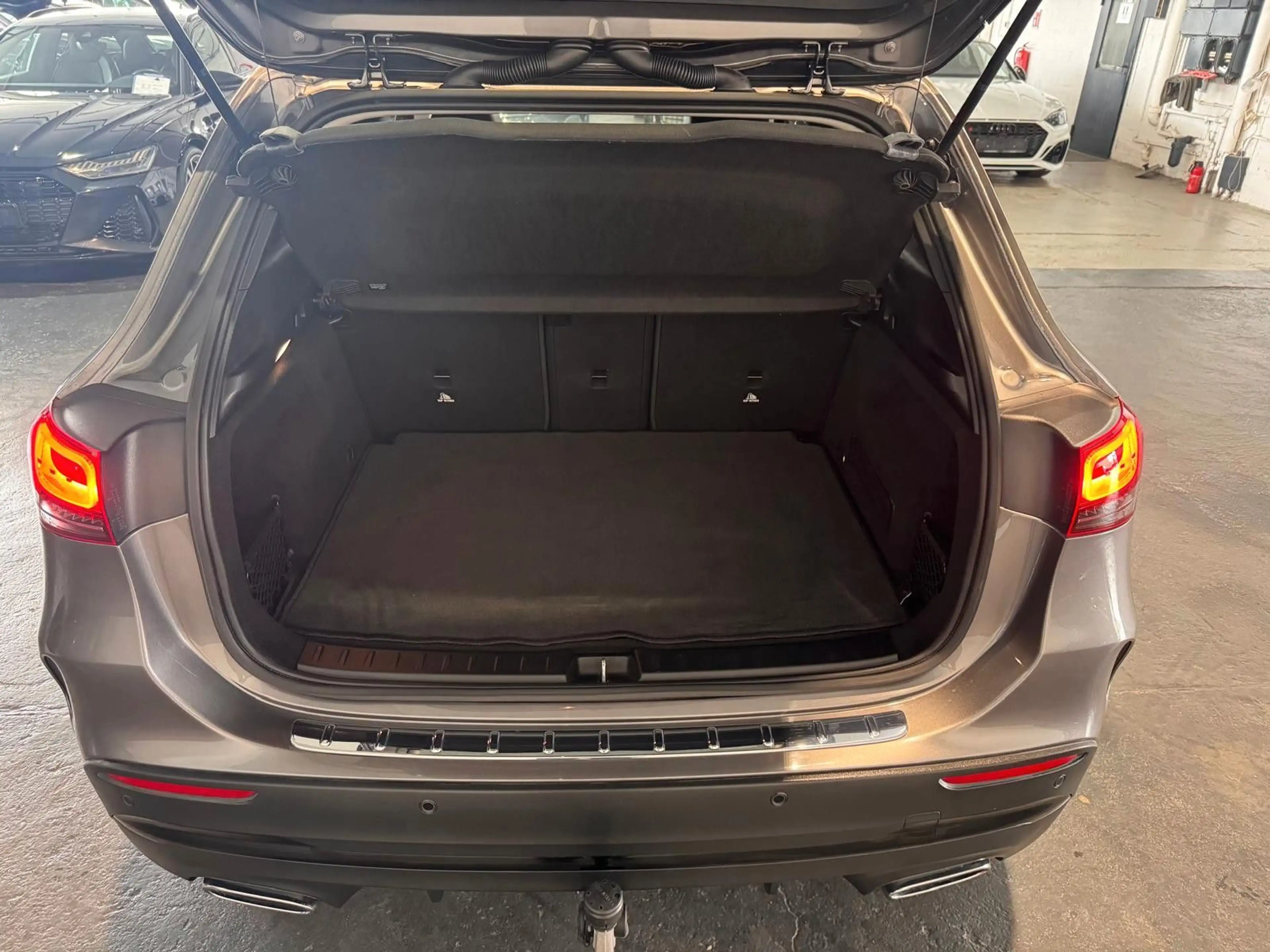Mercedes-Benz GLA 220 Mercedes-Benz GLA 220 d/LED/NIGHT/AMG-Line/TOD/ — photo 13